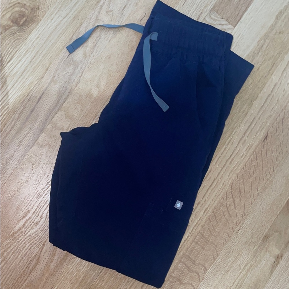 Figs Women's Navy straight leg pants with Gray Accent
